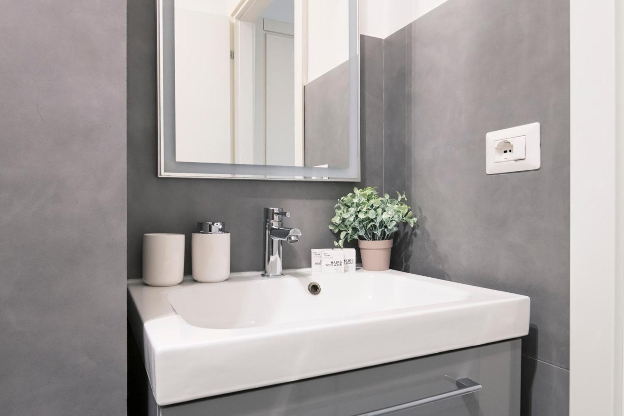 Beautiful Flat Fully Furnished In P.Ta Romana Milano Esterno foto